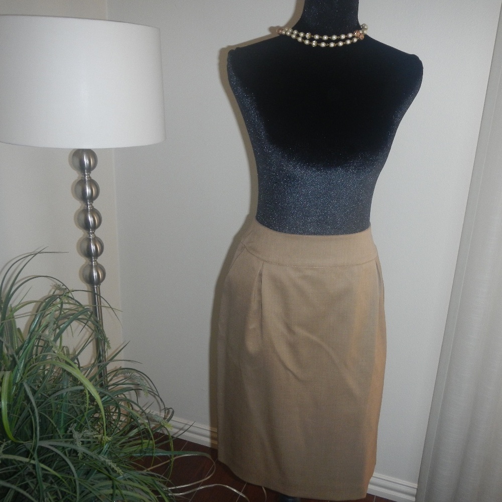 Worth Brown Pencil Skirt – Women’s Size  8 Classic Career / Office Style